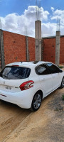 voitures-peugeot-208-2014-allure-magra-msila-algerie