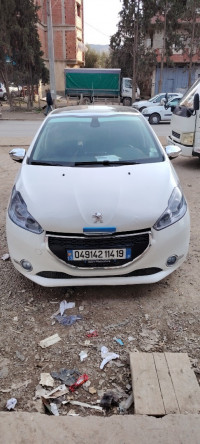 voitures-peugeot-208-2014-allure-ferdjioua-mila-algerie