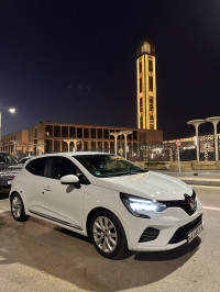 voitures-renault-clio-5-2021-intence-kouba-alger-algerie