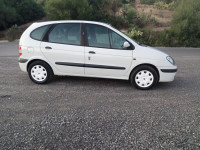 voitures-renault-scenic-2001-aomar-bouira-algerie