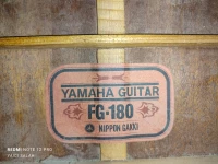 3 Belles guitares acoustiques 