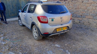 voitures-dacia-sandero-2014-stepway-bouira-algerie