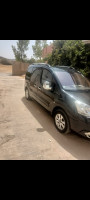 voitures-citroen-berlingo-2015-sidi-mhamed-ben-ali-relizane-algerie