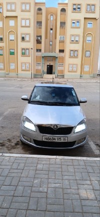 سيارات-skoda-fabia-2015-fresh-الجلفة-الجزائر