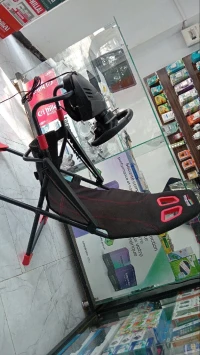 Volant thrustmaster édition ferari 488 GTB + chaise gaming Amstrad 