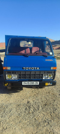 fourgon-toyota-1985-ouled-maaref-medea-algerie