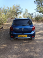 voitures-dacia-sandero-2017-stepway-bir-ghbalou-bouira-algerie