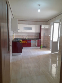 appartement-location-f5-alger-mahelma-algerie