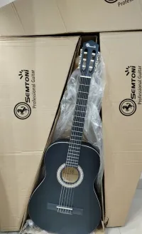 Guitares classiques "SEMTONI" neufs 