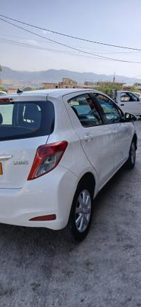 سيارات-toyota-yaris-2013-تيزي-وزو-الجزائر