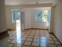 appartement-vente-f2-bejaia-souk-el-thenine-algerie