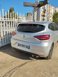 voitures-renault-clio-5-2022-evolution-annaba-algerie