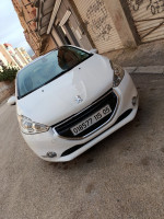 voitures-peugeot-208-2015-allure-batna-algerie