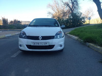 voitures-renault-clio-campus-2013-bye-blida-algerie