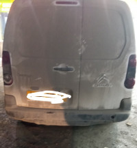 voitures-citroen-berlingo-2015-tole-niveau-2-tizi-ouzou-algerie