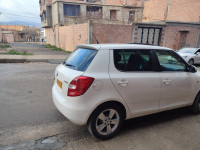 voitures-skoda-fabia-2015-fresh-berrouaghia-medea-algerie