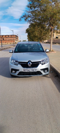 voitures-renault-symbol-2018-djelfa-algerie