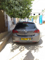 moyenne-berline-opel-astra-2011-ain-defla-algerie