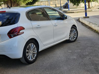 voitures-peugeot-208-2015-allure-facelift-bejaia-algerie