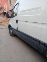 fourgon-c11-iveco-2002-hassi-ben-okba-oran-algerie