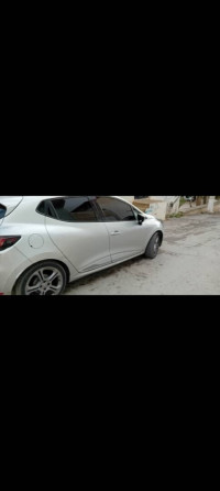 voitures-renault-clio-4-2018-mdaourach-souk-ahras-algerie