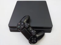 PS4 Slim 500Gb etat 10/10 avec manette originale V2 et Compte officiel FC24 (produit caba européens)