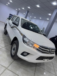 voitures-toyota-hilux-2024-el-oued-algerie