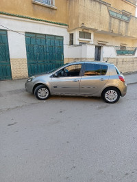 voitures-renault-clio-3-2011-night-and-day-draria-alger-algerie