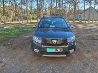 voitures-dacia-sandero-2017-stepway-sour-el-ghouzlane-bouira-algerie