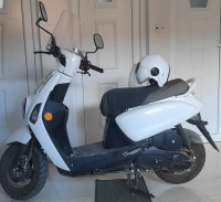 motos-et-scooters-vms-cuxi-2-2024-sidi-lakhdaara-mostaganem-algerie