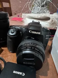 Canon 80D + 18-135mm + 50mm 1.4 