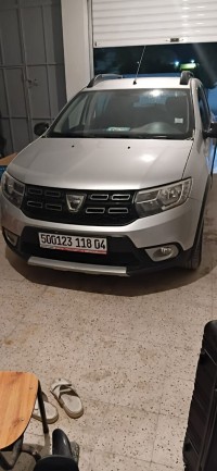 سيارات-dacia-sandero-2018-stepway-privilege-عين-البيضاء-أم-البواقي-الجزائر