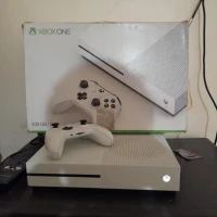Xbox one s + 2 mois game pass