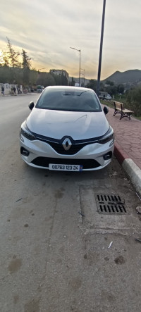 voitures-renault-clio-5-2023-evolution-guelma-algerie