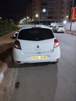 voitures-renault-clio-3-2012-night-and-day-chlef-algerie