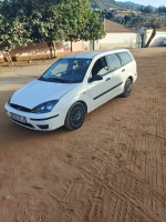 voitures-ford-focus-4-portes-2002-algerie