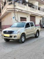 voitures-toyota-hilux-2015-legend-dc-4x4-relizane-algerie