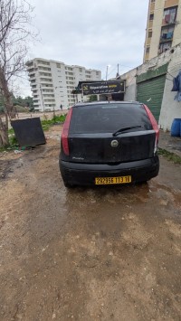 سيارات-fiat-punto-2013-بئر-مراد-رايس-الجزائر