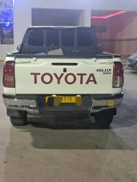 voitures-toyota-hilux-rivo-2019-adrar-algerie