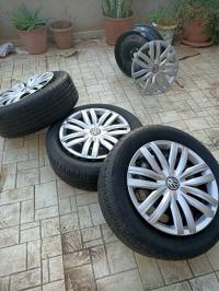 إطارات-وعجلات-jantes-caddy-dorigine-avec-enjoliveurs-وهران-الجزائر