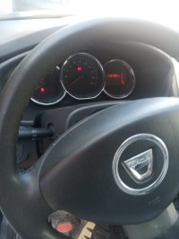 سيارات-dacia-sandero-2014-عمر-البويرة-الجزائر