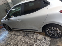 voitures-renault-clio-5-2022-busness-kouba-alger-algerie