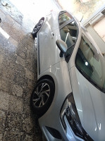 voitures-renault-clio-5-2022-busness-kouba-alger-algerie