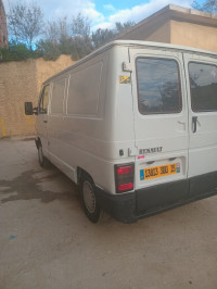 fourgon-renault-trafic-2000-ait-bouadou-tizi-ouzou-algerie