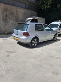 سيارات-volkswagen-golf-4-2002-باب-الزوار-الجزائر