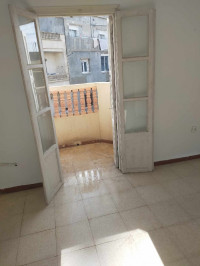 niveau-de-villa-location-f2-alger-dely-brahim-algerie