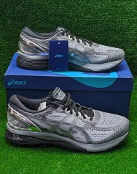 Asics GEL-NIMBUS 21 PLATINUM - 1011A709-020 - Original اصلية - Pointure 48 / 30.5 CM