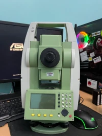 Leica station totale Ts06 plus R500
