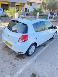 voitures-renault-clio-3-2012-night-and-day-mostaganem-algerie