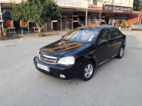 voitures-chevrolet-optra-4-portes-2011-tizi-ouzou-algerie